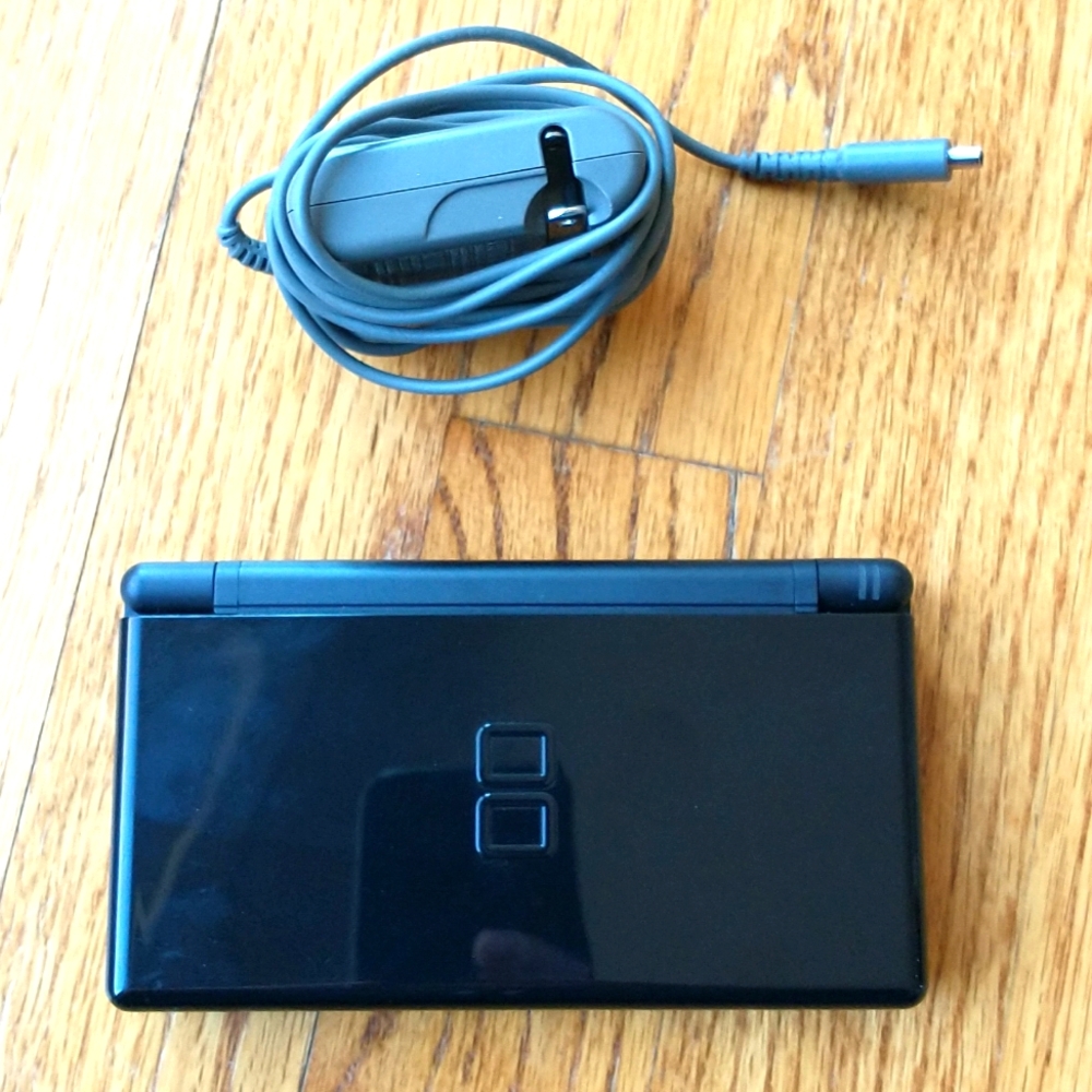 Nintendo DS Lite with Charger Tested